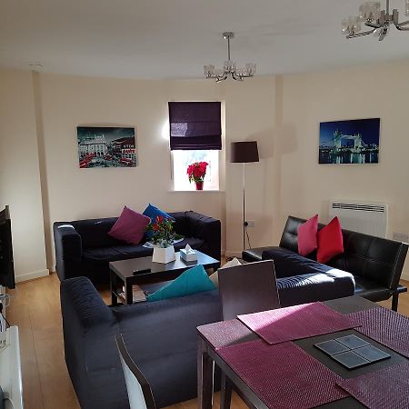 Two Bedrooms, Two Bath, Up To 3 Beds 1 Sofa - Slough Windsor Legoland Extérieur photo